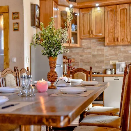 Haus-anita-2-mit-pool-fur-8-personen