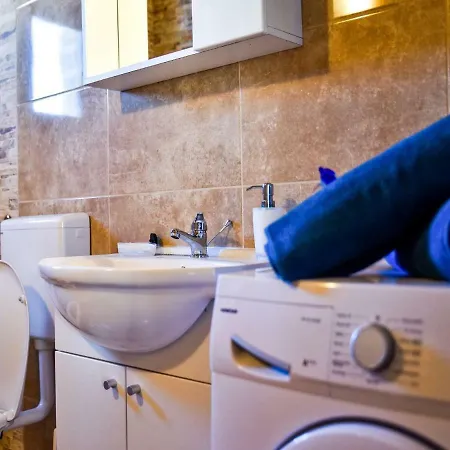 펜션 Haus-anita-2-mit-pool-fur-8-personen