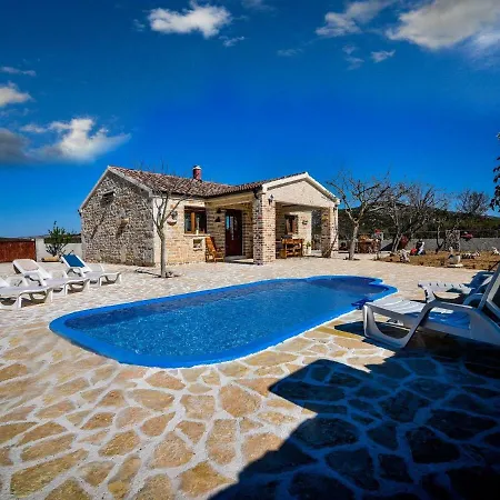 Haus-anita-2-mit-pool-fur-8-personen Dom wakacyjny *