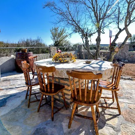 Haus-anita-2-mit-pool-fur-8-personen *