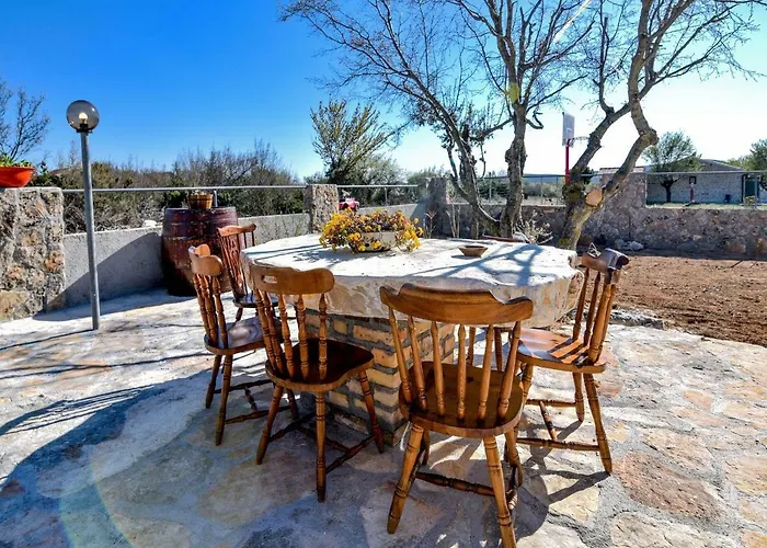 Haus-anita-2-mit-pool-fur-8-personen *