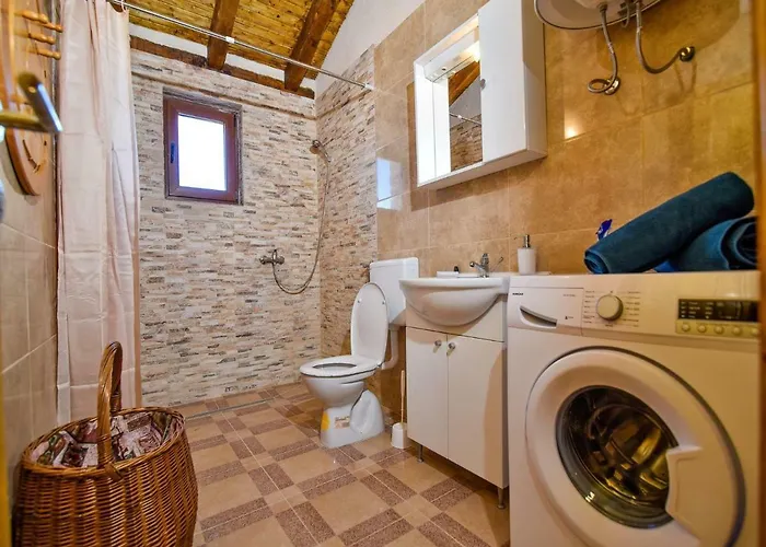 Haus-anita-2-mit-pool-fur-8-personen